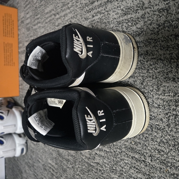 Black and White Nike Sneakers - Picture 8 of 8